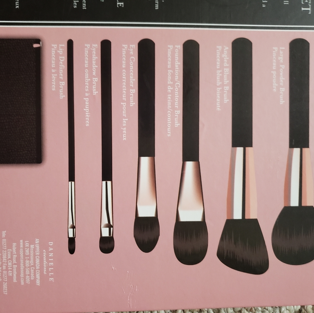 Makeup brushes